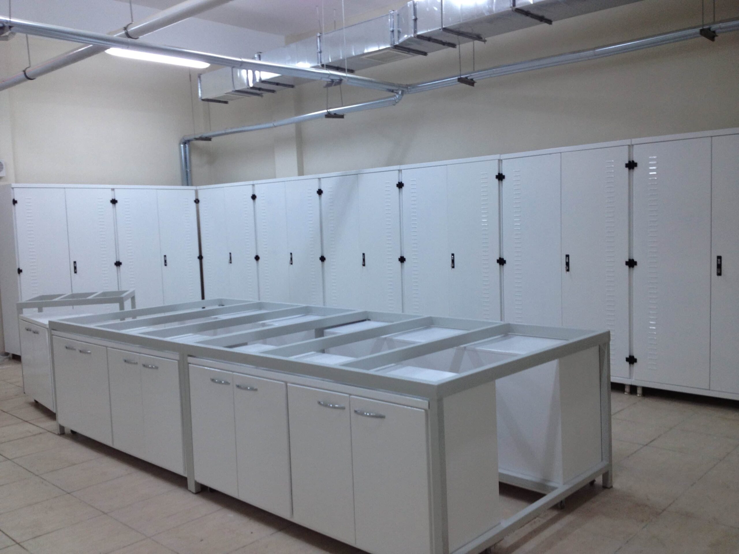 Dicle Üniv Merkezi Arş. Sarf Malzeme odası